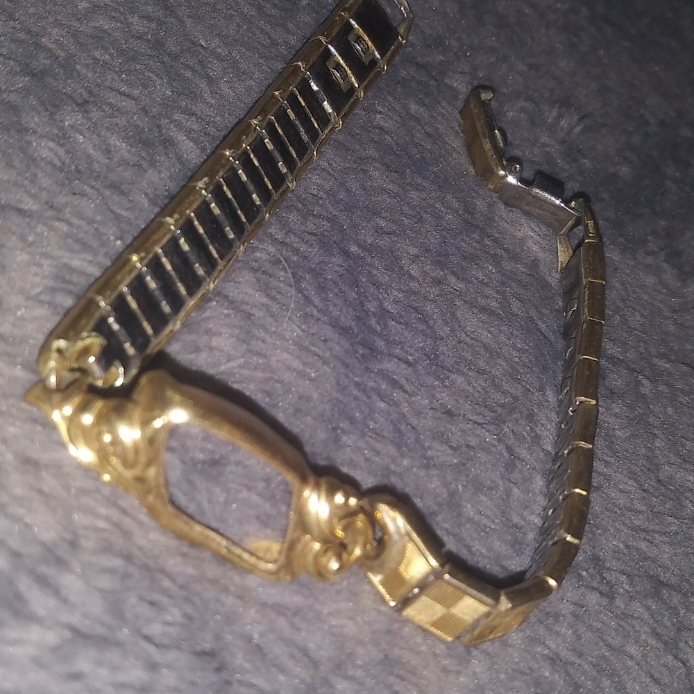 Open face bracelet